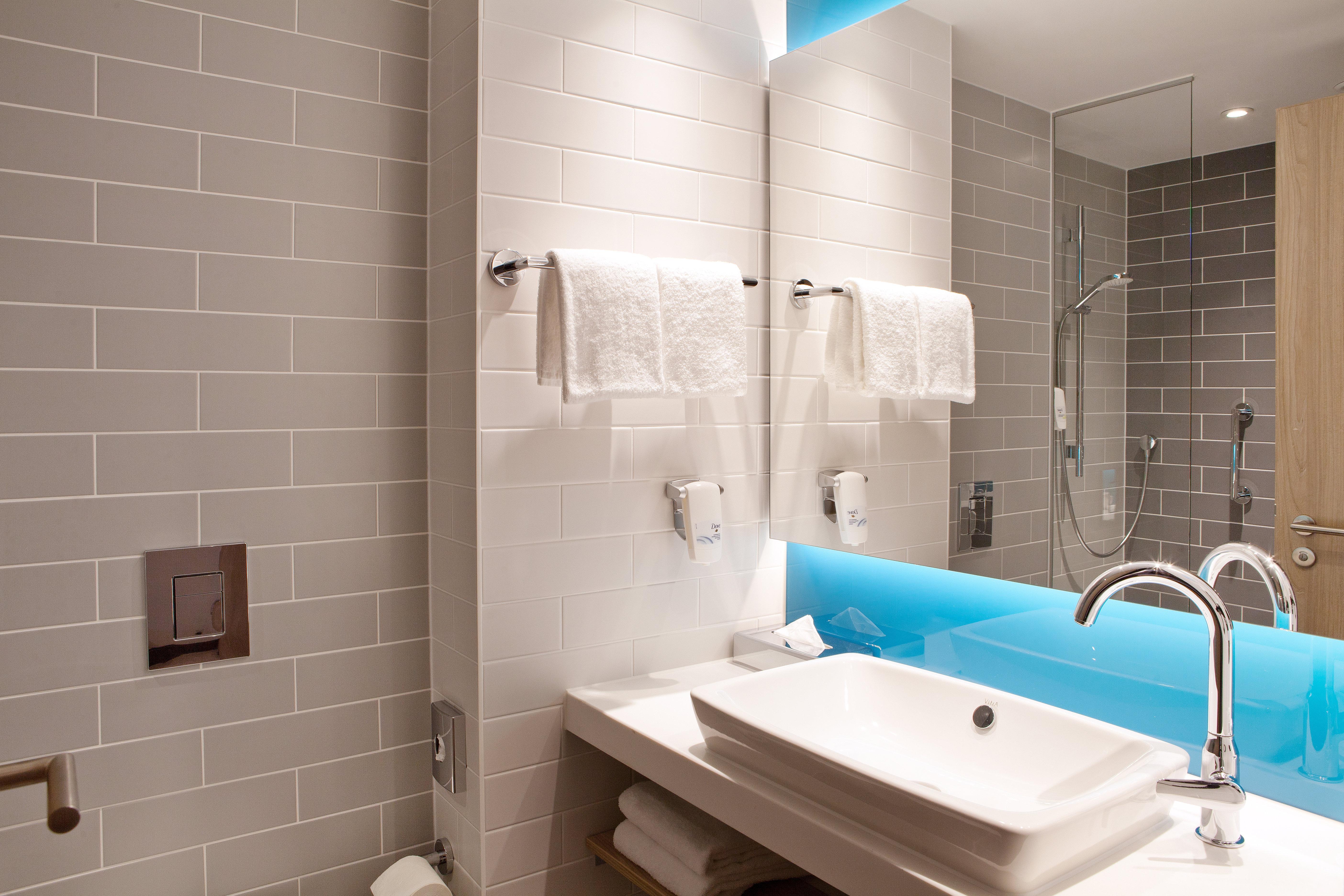 Holiday Inn Express Munich - Olching By Ihg Exterior photo